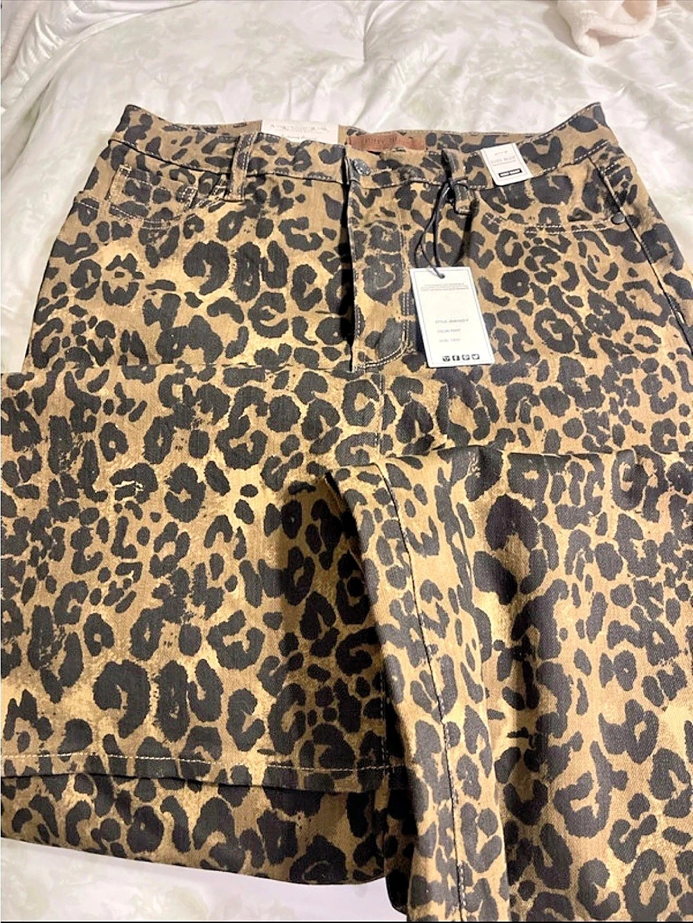 Judy Blue High Waist Retro Leopard Wide Leg Denim Jeans size 13/31 New With Tag